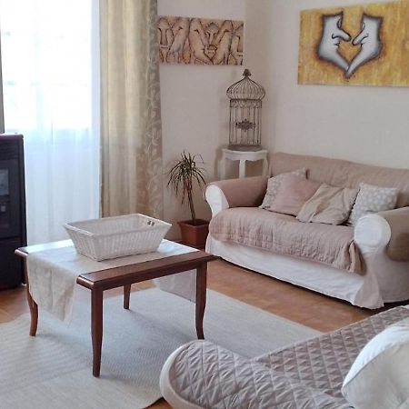 Вилла Borgo Santo Stefano Oschiri Экстерьер фото
