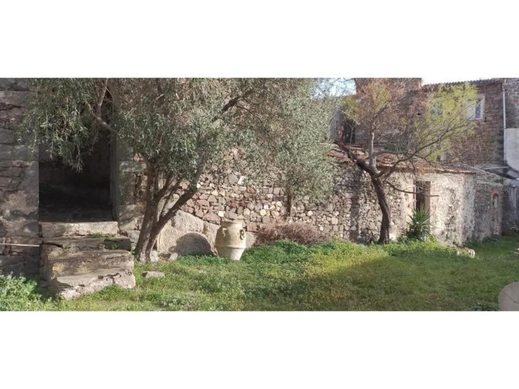 Вилла Borgo Santo Stefano Oschiri Экстерьер фото