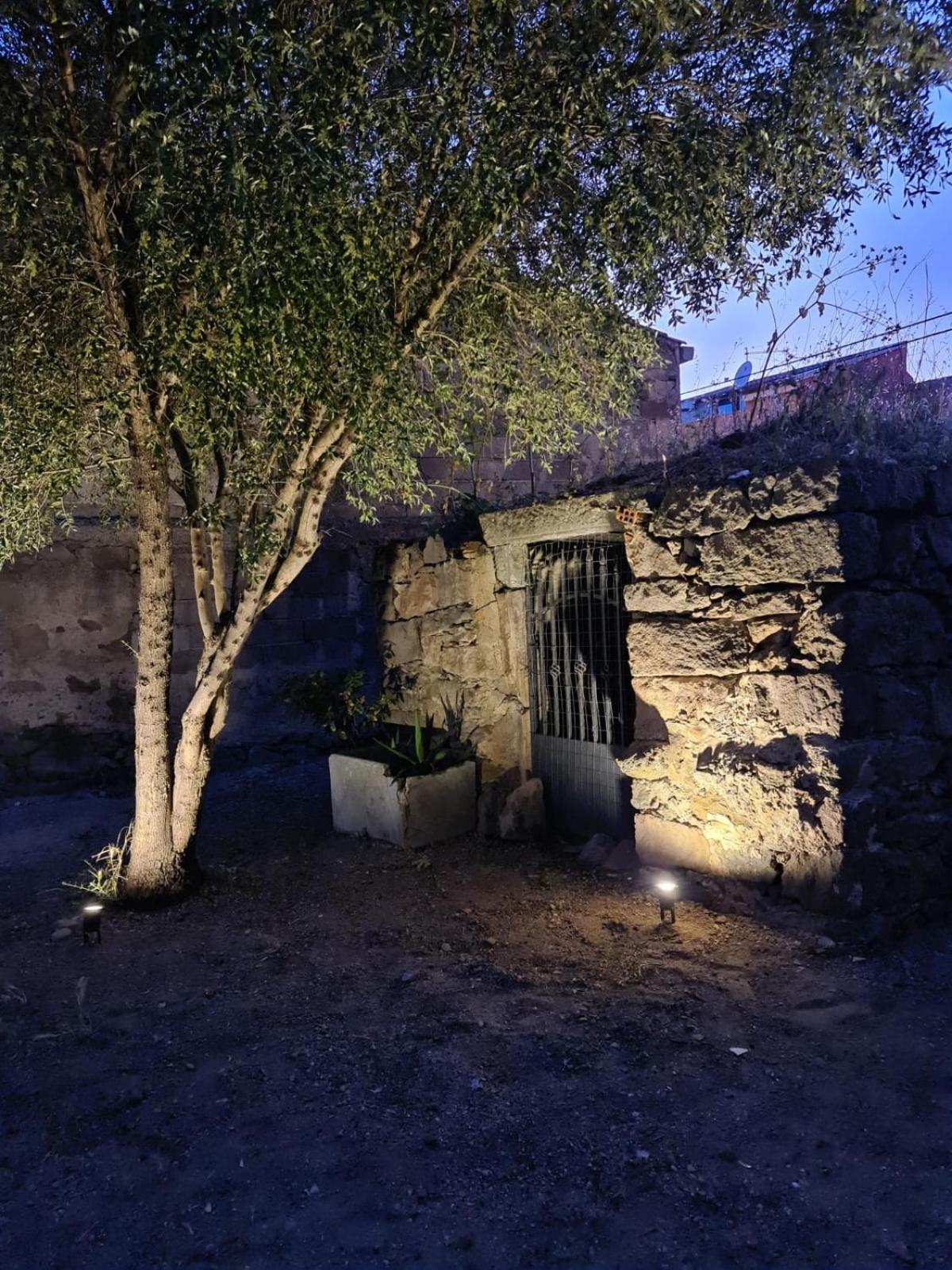 Вилла Borgo Santo Stefano Oschiri Экстерьер фото