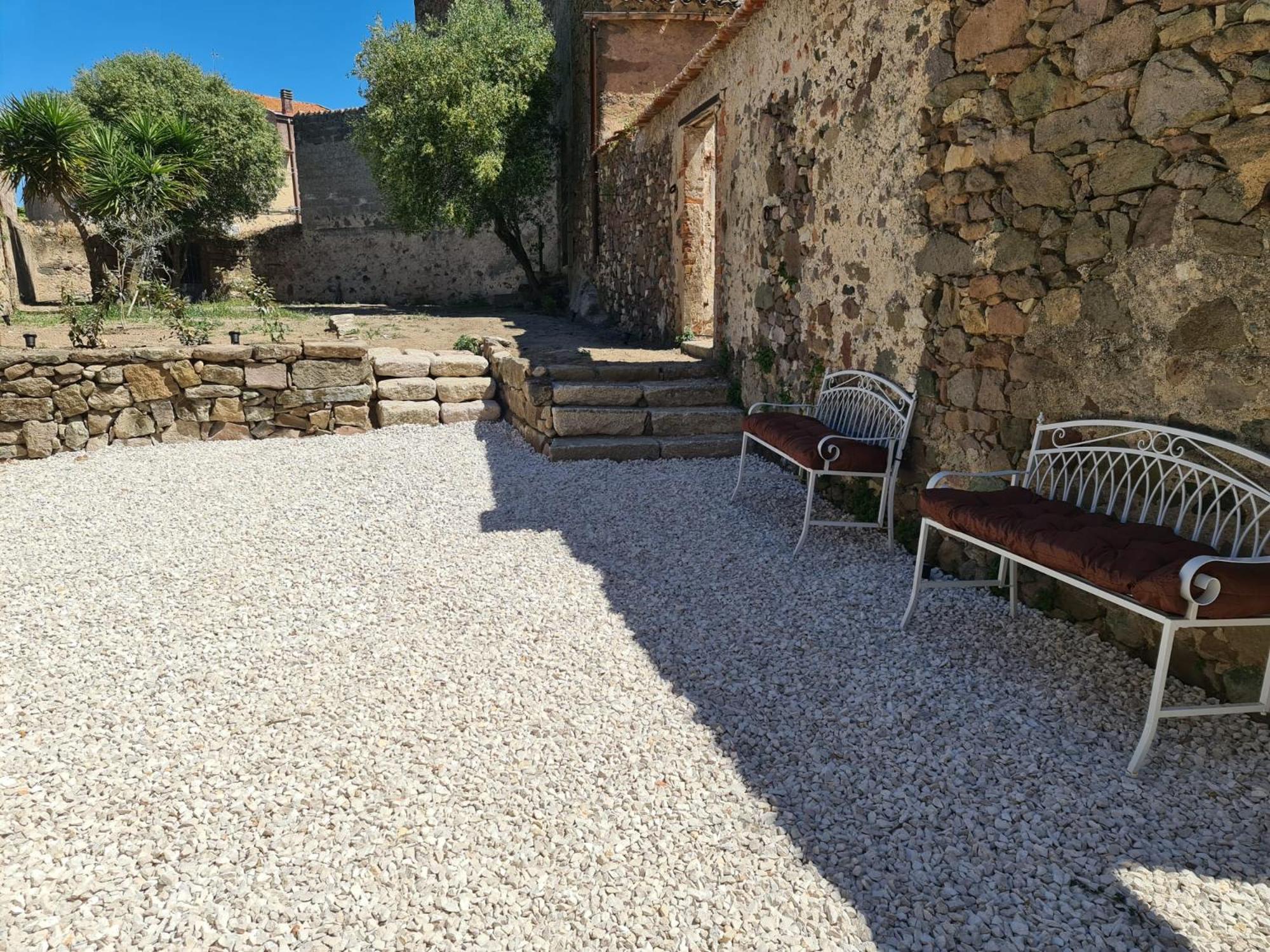 Вилла Borgo Santo Stefano Oschiri Экстерьер фото